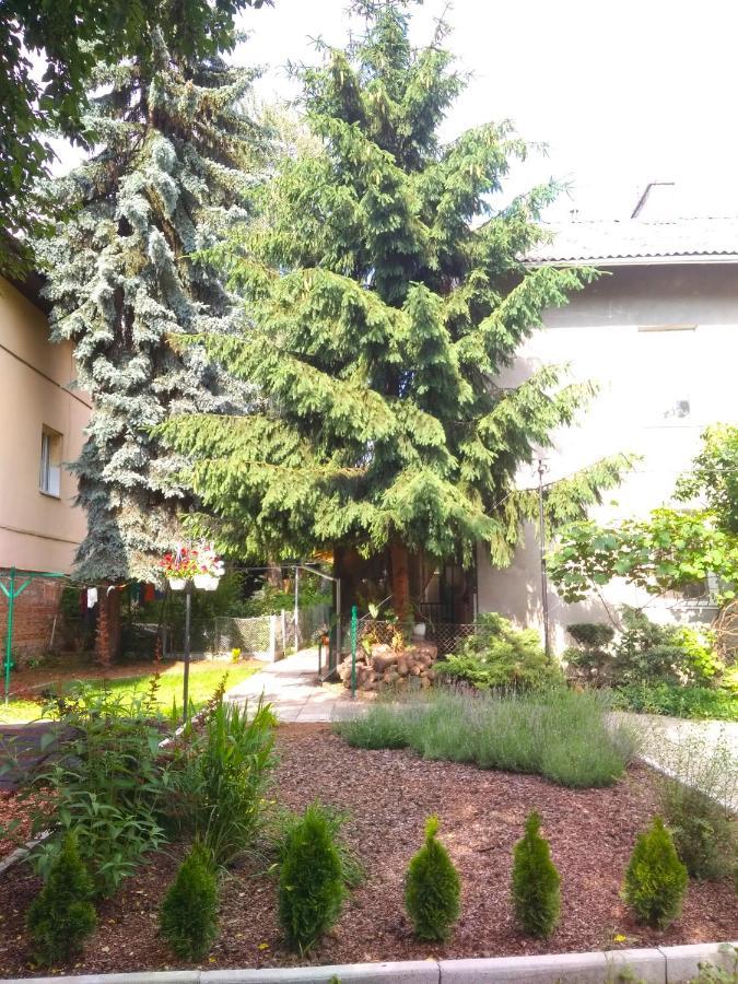 Apartment On Zaliznychna Leópolis Exterior foto