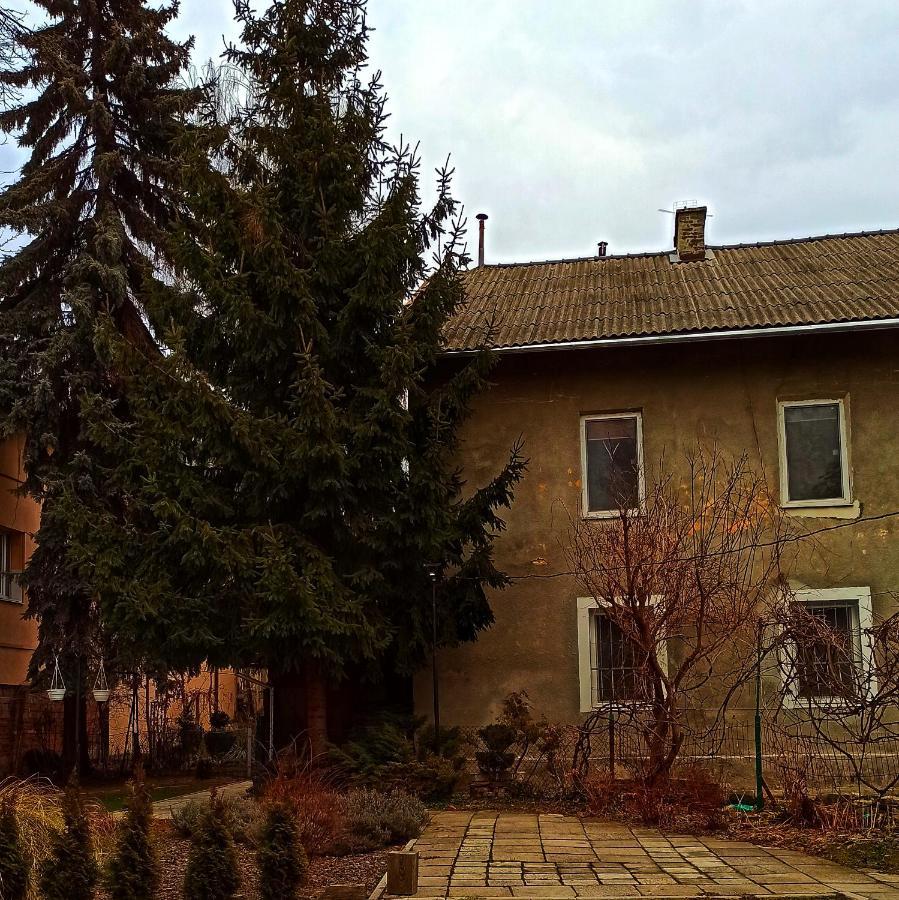 Apartment On Zaliznychna Leópolis Exterior foto